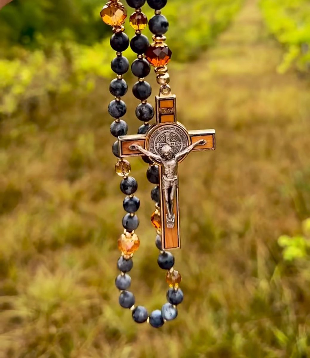 PRAY THE ROSARY EVERYDAY 🙏