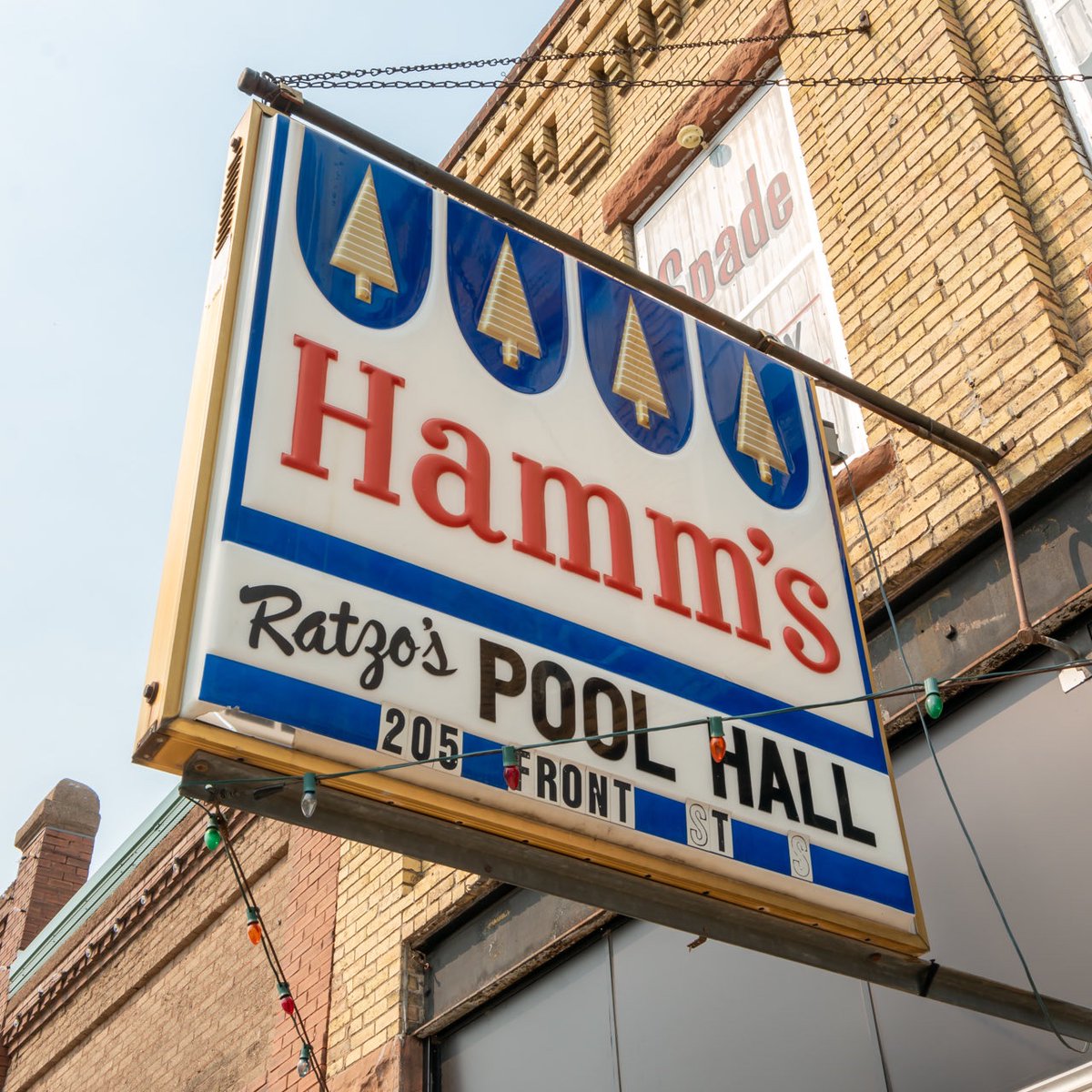 Ratzo’s Pool Hall
Barnesville, MN