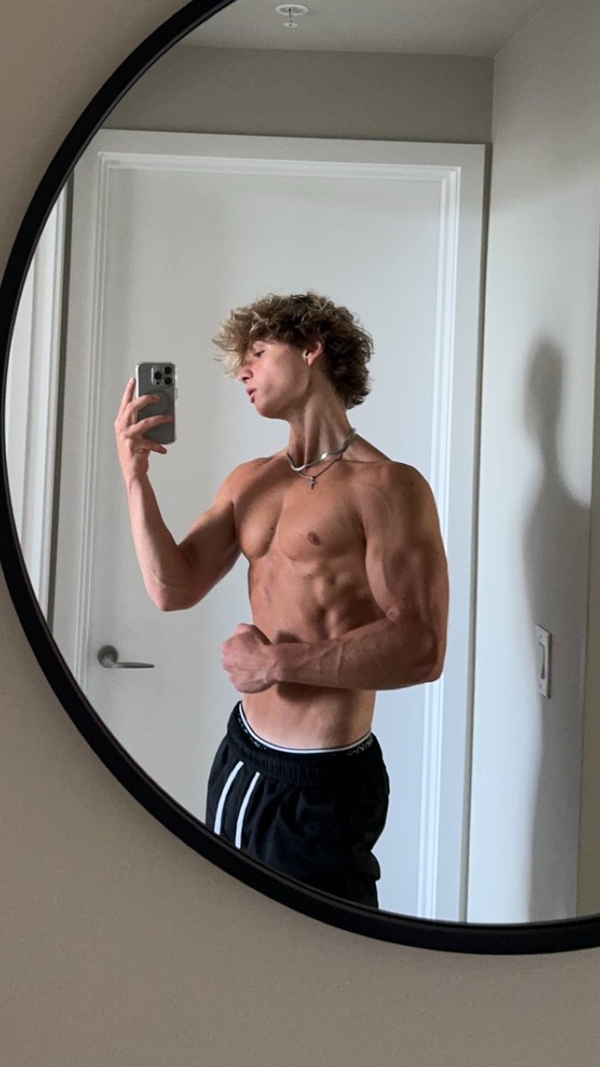 i am currently offering 1 on 1 calls regarding fitness advice, workout/diet routines, and answering any gym/workout related questions.

Reply if you’re interested, i’ll be sending everyone that replies a DM