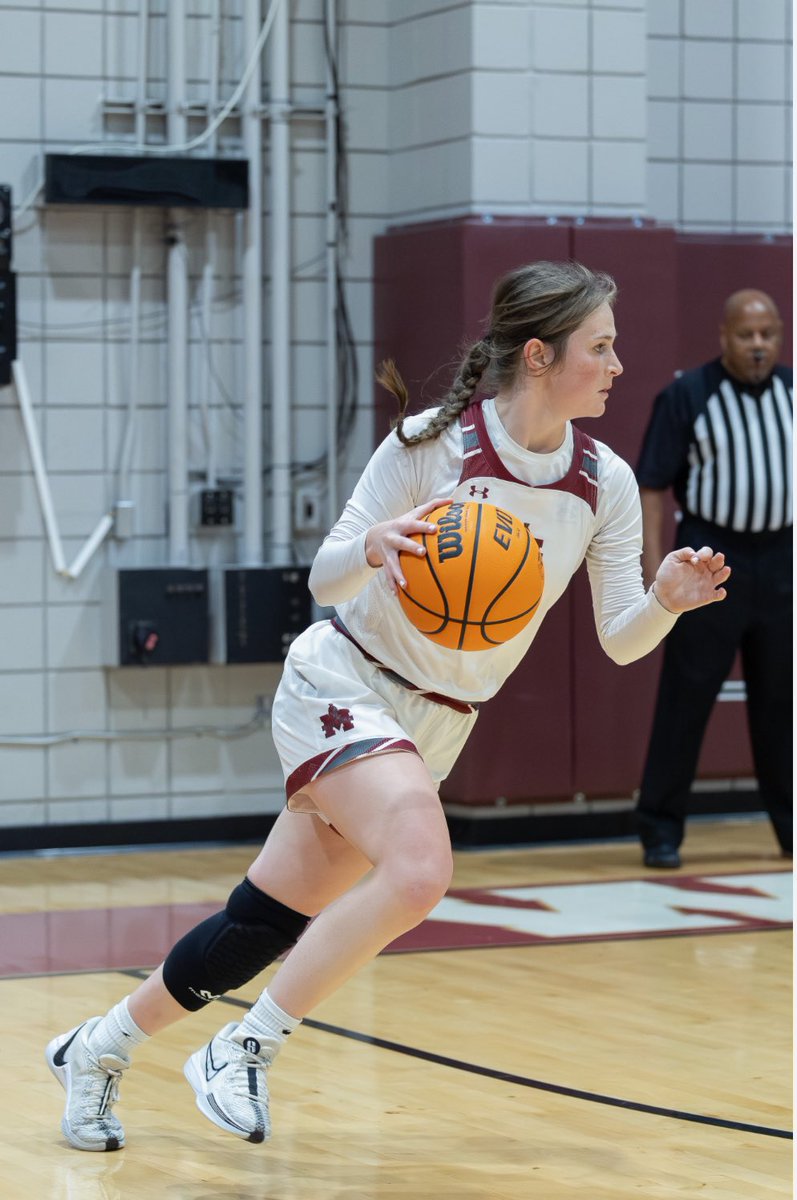 Metrolina Women's Basketball News (@metrolina_wbb) on Twitter photo Welcome to the 1000 point club!! <a href="/EmilyKing2025/">Emily King</a> scored 27 points and lead the warriors to a 49-45 win over Southlake Christian!!! Welcome to the 1000 point club!! <a href="/EmilyKing2025/">Emily King</a> scored 27 points and lead the warriors to a 49-45 win over Southlake Christian!!!