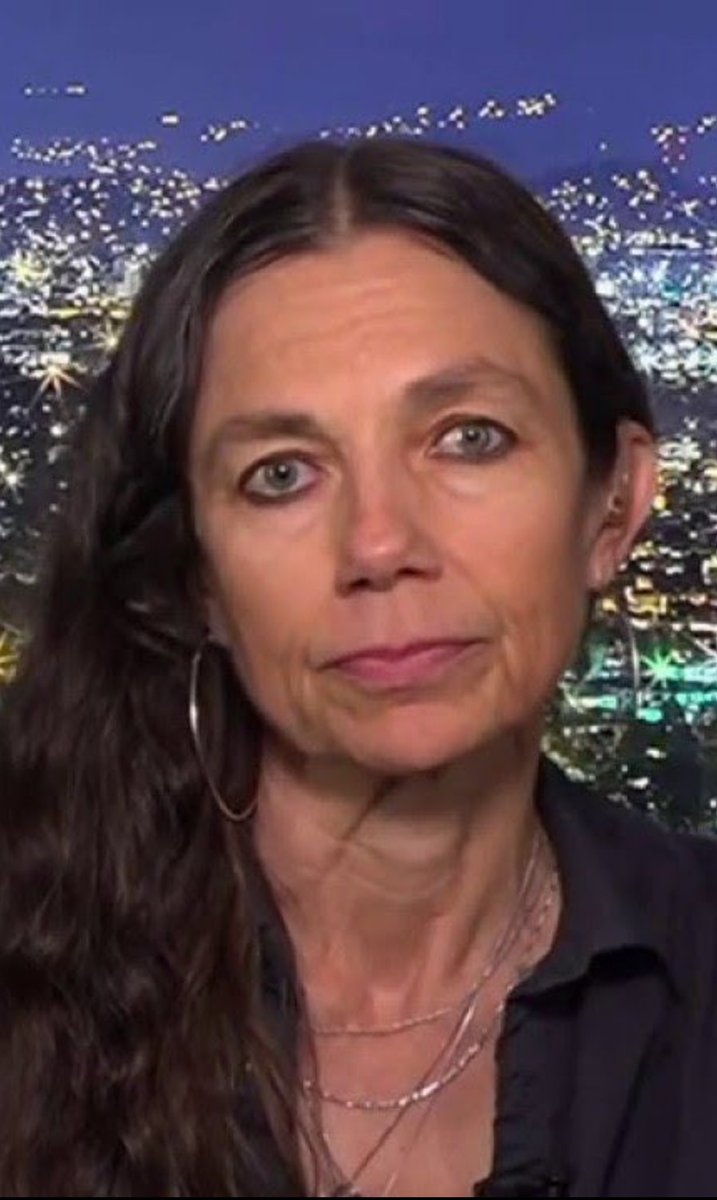 Julie B(rooklyn) BABY WOKE AF 🇺🇸🇯🇲 tweet media