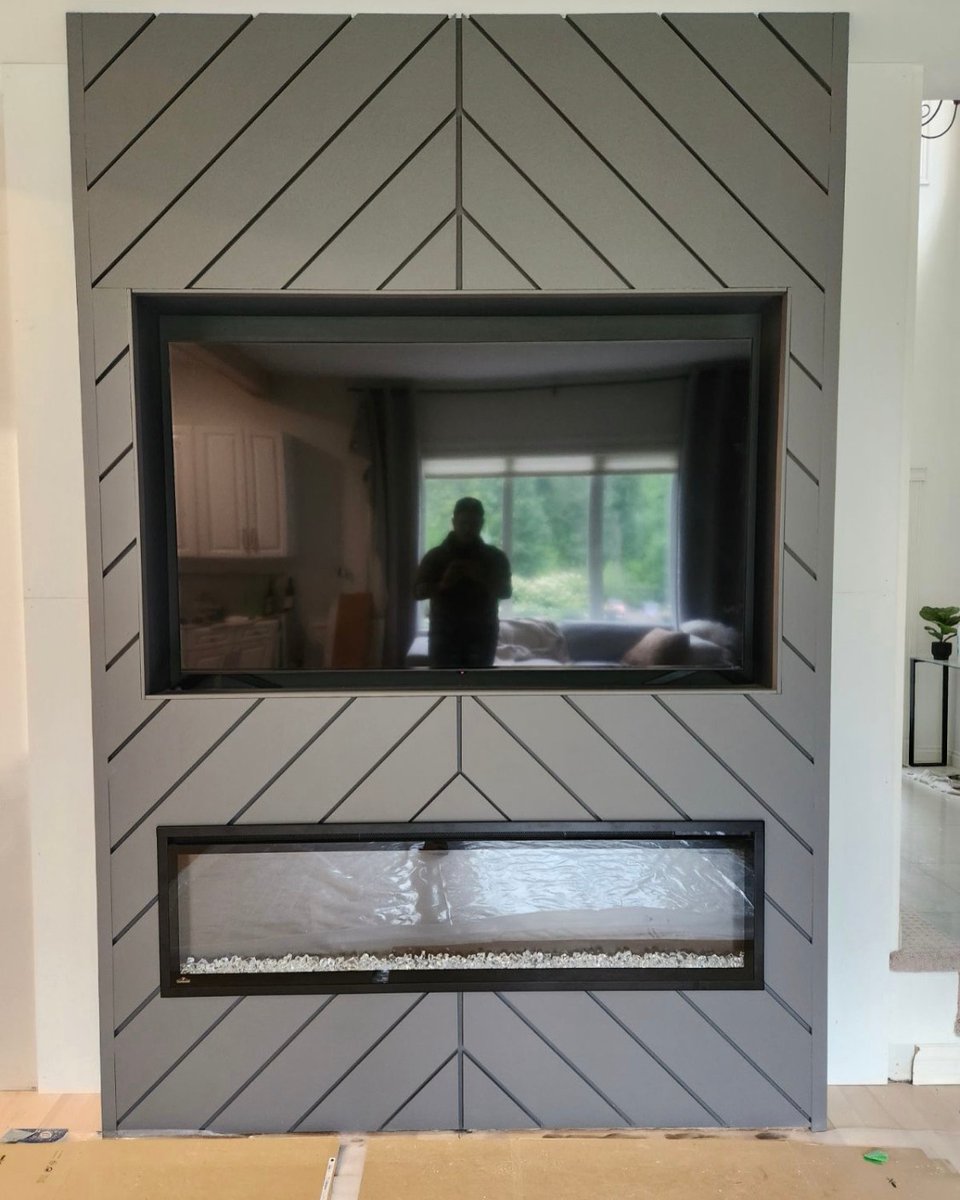 prepnsellreno's tweet photo. Family Movie Nights Just Got Better! 🍿🔥
We turned a blank wall into the ultimate entertainment centre—complete with a sleek TV mount and electric fireplace. Cozy vibes for the perfect movie night setting! 🎥✨
Dream of a space like this? Let's make it happen! #PrepNSell https://t.co/kzpPkVVsRa