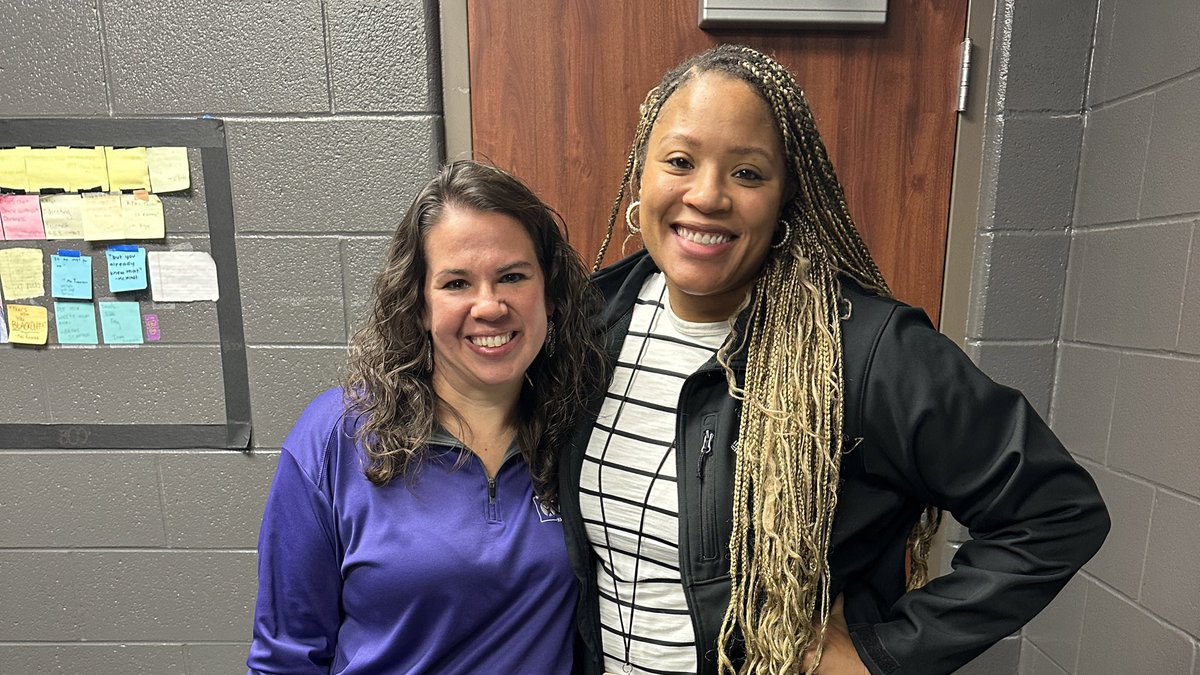 SierraJoseph15's tweet photo. Our first-ever Feeder Pattern AVID Night brought together our middle and high schools!
Thanks, @MrsWomack_AVID, for hosting! @RTMSThundercats @BMSLonghorns @RPHS_Panthers @RP_AVID @ACHS_Chargers @Coach_Aye @AVID4College @FortBendISD #AVIDStrong #CollegeReady #RecruitmentSeason https://t.co/YgPCStMkV3