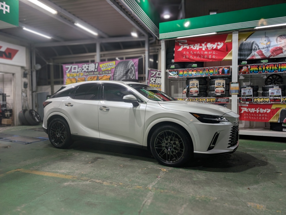tgfuchu's tweet photo. このマッチングいかがです?
レクサスRX450h用冬タイヤセット
もちろんエアセンサー対応WHEELなのよ('◇')ゞ
#タイヤ交換 #ホイール #エアセンサー対応 #レクサス #RX450 #デルモア #タイヤガーデン #府中 https://t.co/hYdlIyvUsW