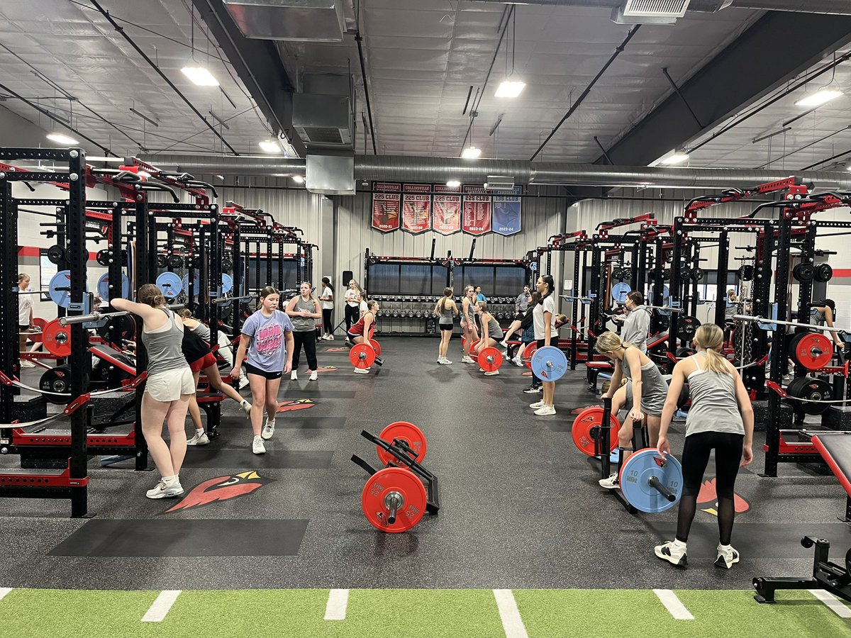 Girl’s Junior High &amp; Varsity cheer strength training this morning. Shoutout to our sport coaches for allowing these girl’s the opportunity to get better 2x a week!!! Keep up the great work!!! 💪🏼