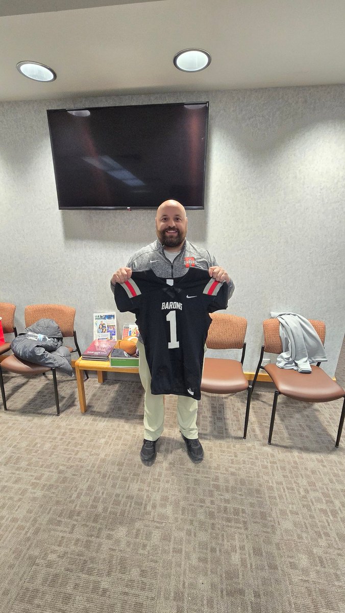 BaronAthletics's tweet photo. Welcome, Coach Robertson! 

#TheBaronWay #WeAreDeKalb https://t.co/4FqH1x59sS