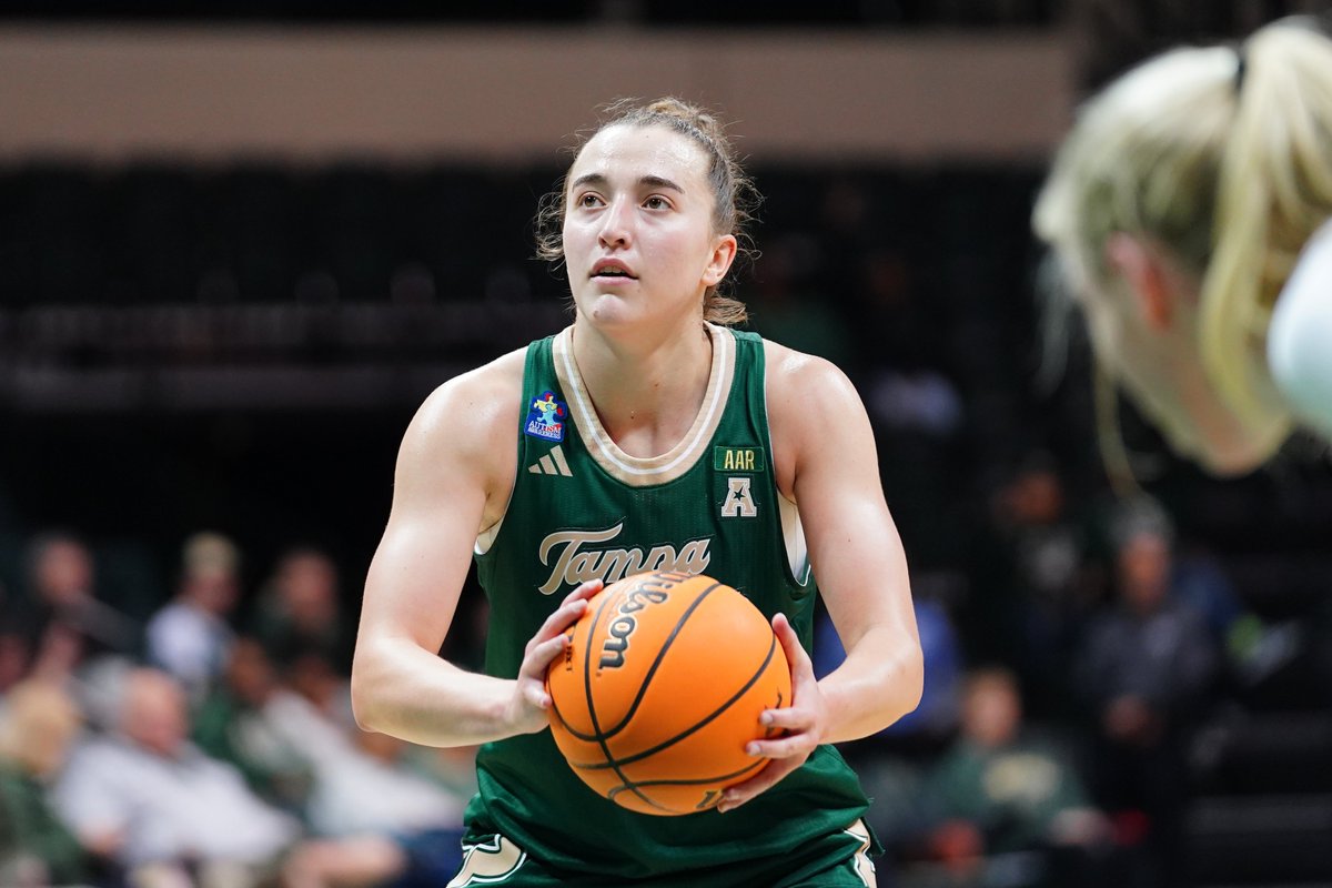 Carla 🔒 her 3rd double-double of the szn! 💪

#HornsUp 🤘 | #RunWithUs