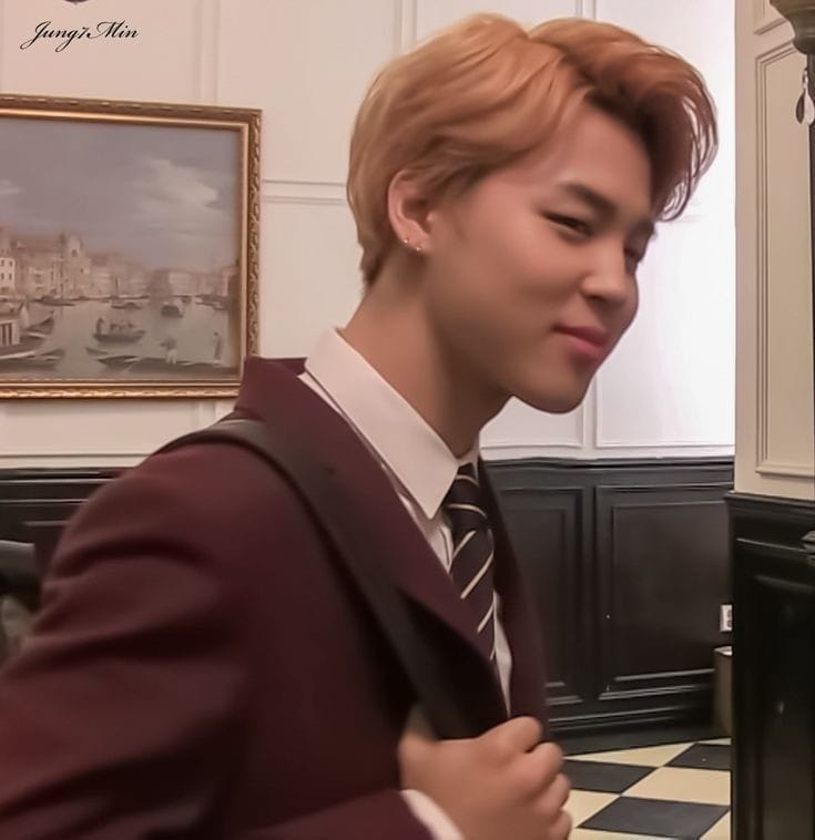 nintendoWis's tweet photo. Onde Jeon Jungkook, capitão do time de futebol americano da escola precisa de ajuda nas matérias da faculdade e vai atrás do nerd da turma 

Ou

Onde Park Jimin, conhecido como nerd do curso de matemática recebe um pedido de ajuda inusitado do capitão do time de futebol americano https://t.co/pyBy1M2lQ3