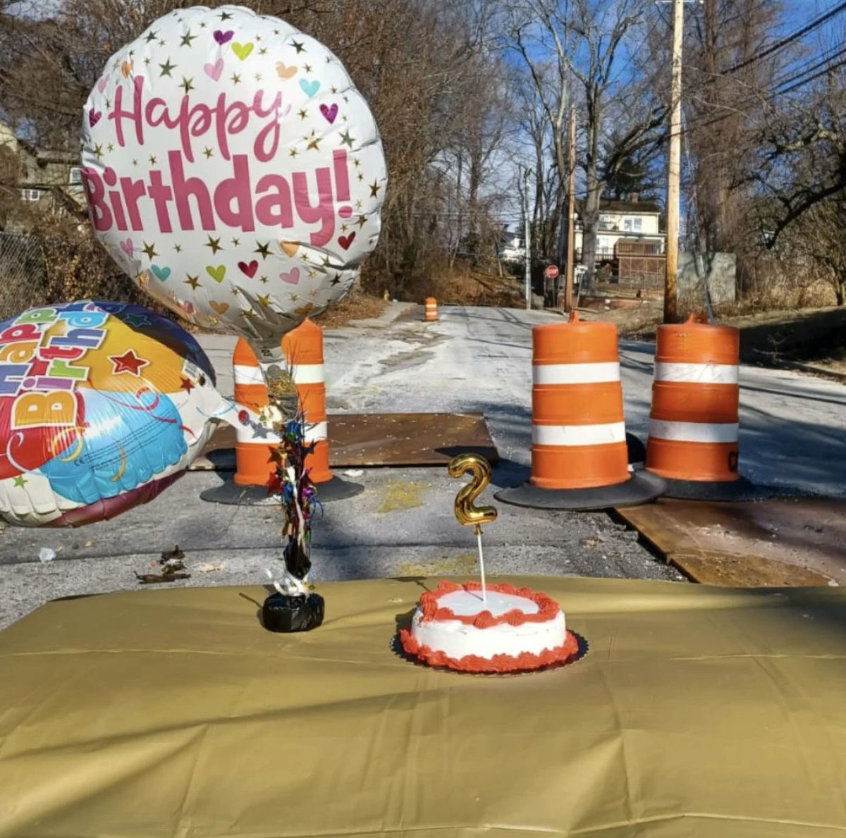 PeekskillCommon's tweet image. Throwing a 2-year bday party for a pothole is honestly a pretty sick burn by @1RamonFernandez 🔥