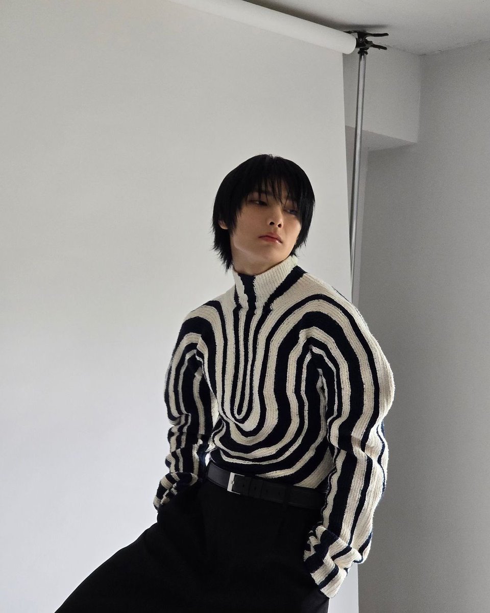 hourlyjgn's tweet photo. model yang jeongin https://t.co/nDvtY07I3d