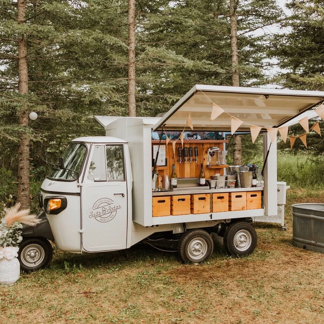 Brides and Grooms… It’s time to start booking your 2025 wedding catering! The #yycfoodtrucks have a delicious array of trucks and trailers for all needs, from refreshments, to sweets, to savoury eats. 

Visit yycfoodtrucks.com/bookthetrucks for more info. 🤍🔔