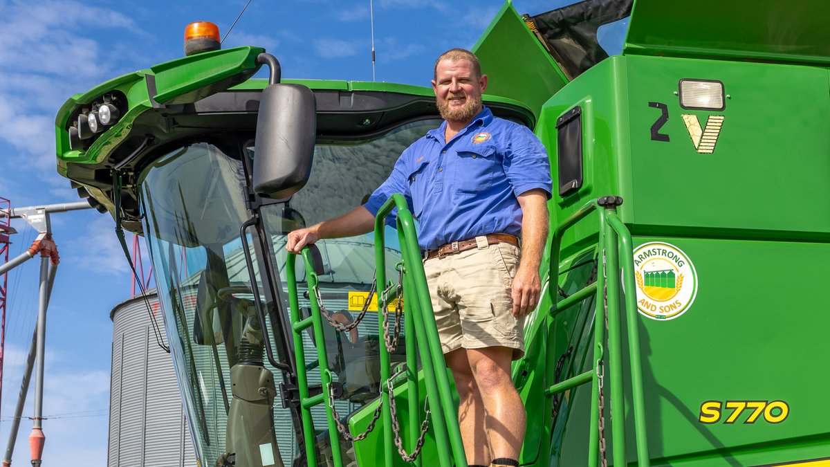 “With the technology optimised for our conditions, we saw a 15 to 20% increase in productivity in the S7 compared to our machines.”

Xander Armstrong, felt the power of the new S7 combine harvester when it came time to harvest 5,200ha of wheat 👉 spr.ly/6016aXXUC