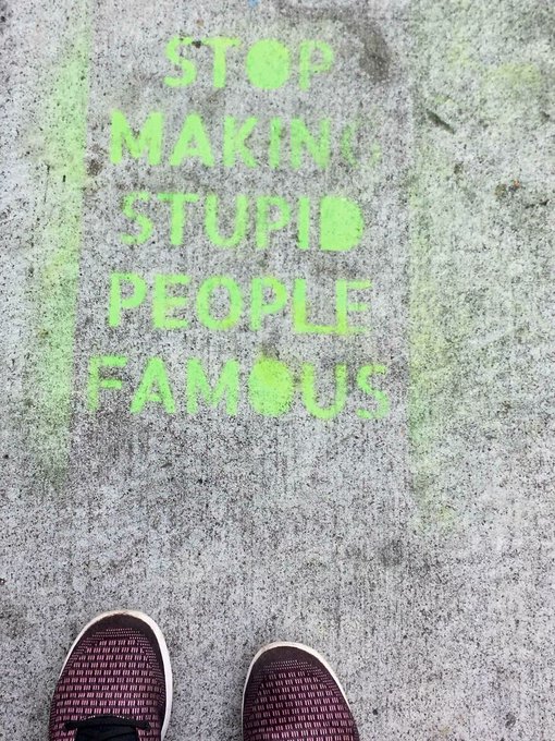 ThatEricAlper's tweet photo. Strong advice from the pavement. https://t.co/BufzI7aEsR