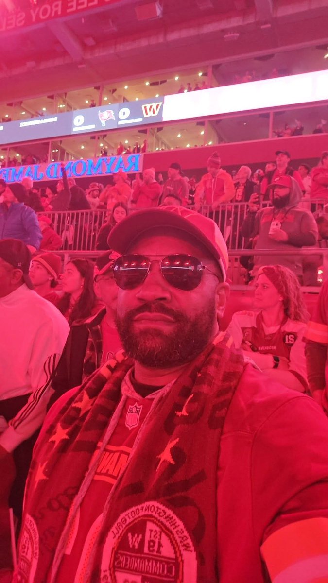 TRAIN2FITYOU's tweet photo. Live and direct from @RJStadium Whats A Game, What A win. I drove 14hrs by myself to see this W. #HTTR #HTTC @Commanders https://t.co/bMaSbSuUrl