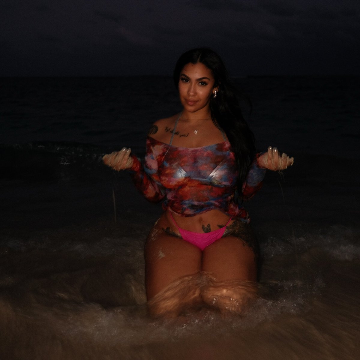 queennaija's tweet photo. the difference is crystal clear.. https://t.co/9wDVNmsxyn