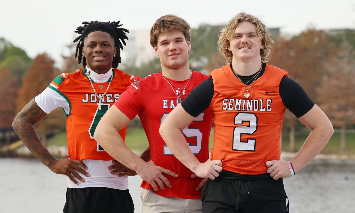 Honored to be <a href="/orlandosentinel/">Orlando Sentinel</a> DEFENSIVE PLAYER OF THE YEAR!!! Congrats to IMY <a href="/TotalParkage/">David Parks</a> and OPY <a href="/DereonColemanQB/">Dereon Coleman</a> Thank you <a href="/OS_ChrisHays/">Chris Hays</a> for everything! And of course <a href="/EdgewaterFB/">Edgewater Football</a> <a href="/EdgewaterAD/">Edgewater High School Athletic Department</a>! 
 <a href="/HitStick_4/">M.A. Jr</a> @WCUCoachO <a href="/JMarkG1962/">Jeff Gardenour</a> <a href="/BertnotErnie/">Bert Whigham</a>  <a href="/CoachBMyers/">Britt Myers</a> <a href="/CoachBrianMetz/">BRIAN METZ</a>