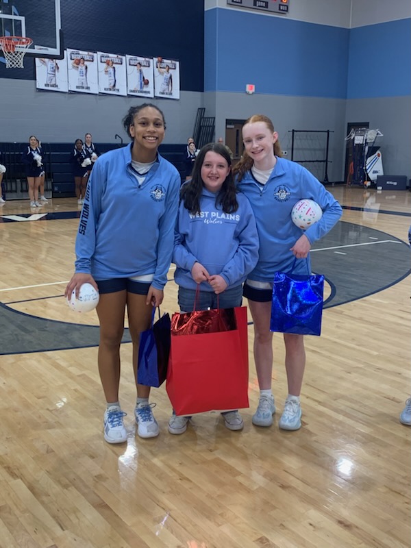 WPLadyWolvesBB's tweet photo. Two really good team wins vs Borger tonight at home. Proud of our teams.
We also also got to celebrate some of our future wolfpack players through our Adopt-a-wolf program.
Go Wolves!!! https://t.co/RiNAWEitS4