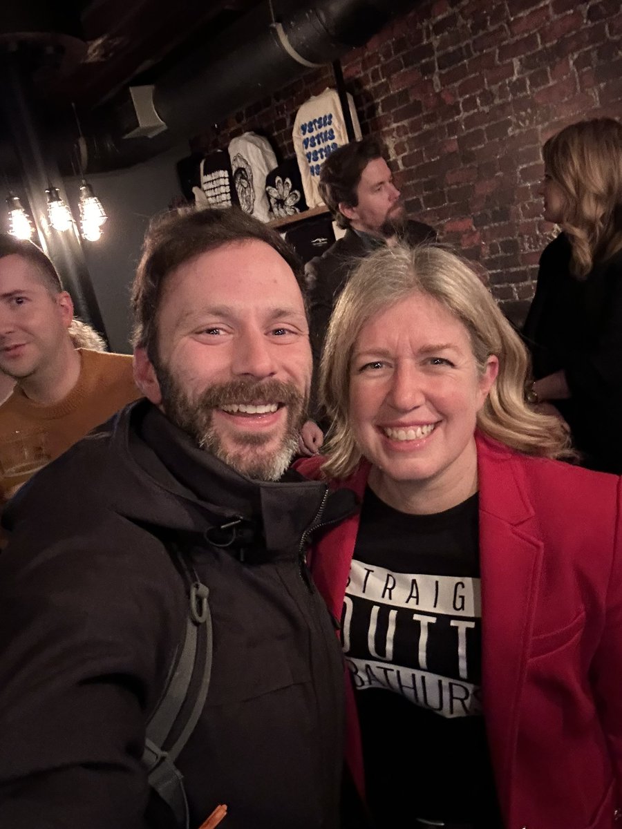 sjspenceNB's tweet photo. I just met my hero, @susanholt  !!!
And I totally sounded smart and definitely did not fumble my way through the entire conversation!!!! https://t.co/vI6zeJDjLK