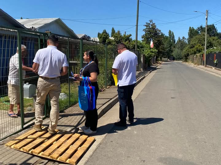 RetiroSenda's tweet photo. Lanzamiento campaña Preventiva de Verano "Cuidarse está de Moda" junto a Personal del Programa de Seguridad Pública de la comuna de Retiro, dirigida a las comunidades focalizados Villa Nuevo Sueño y Población Padre Fernando.

#CuidarseEstáDeModa https://t.co/n6vKWAPUiU