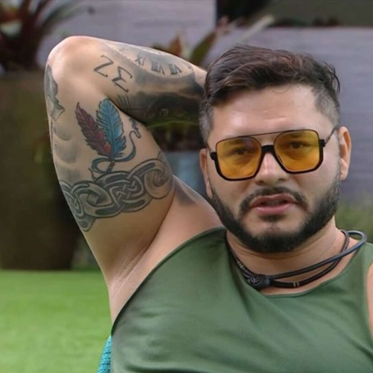 sweetnemesiis's tweet photo. pessoa que por mim já pode voar da casa, personalidade extremamente insuportável
#BBBB25 https://t.co/C4jUuwi3gd