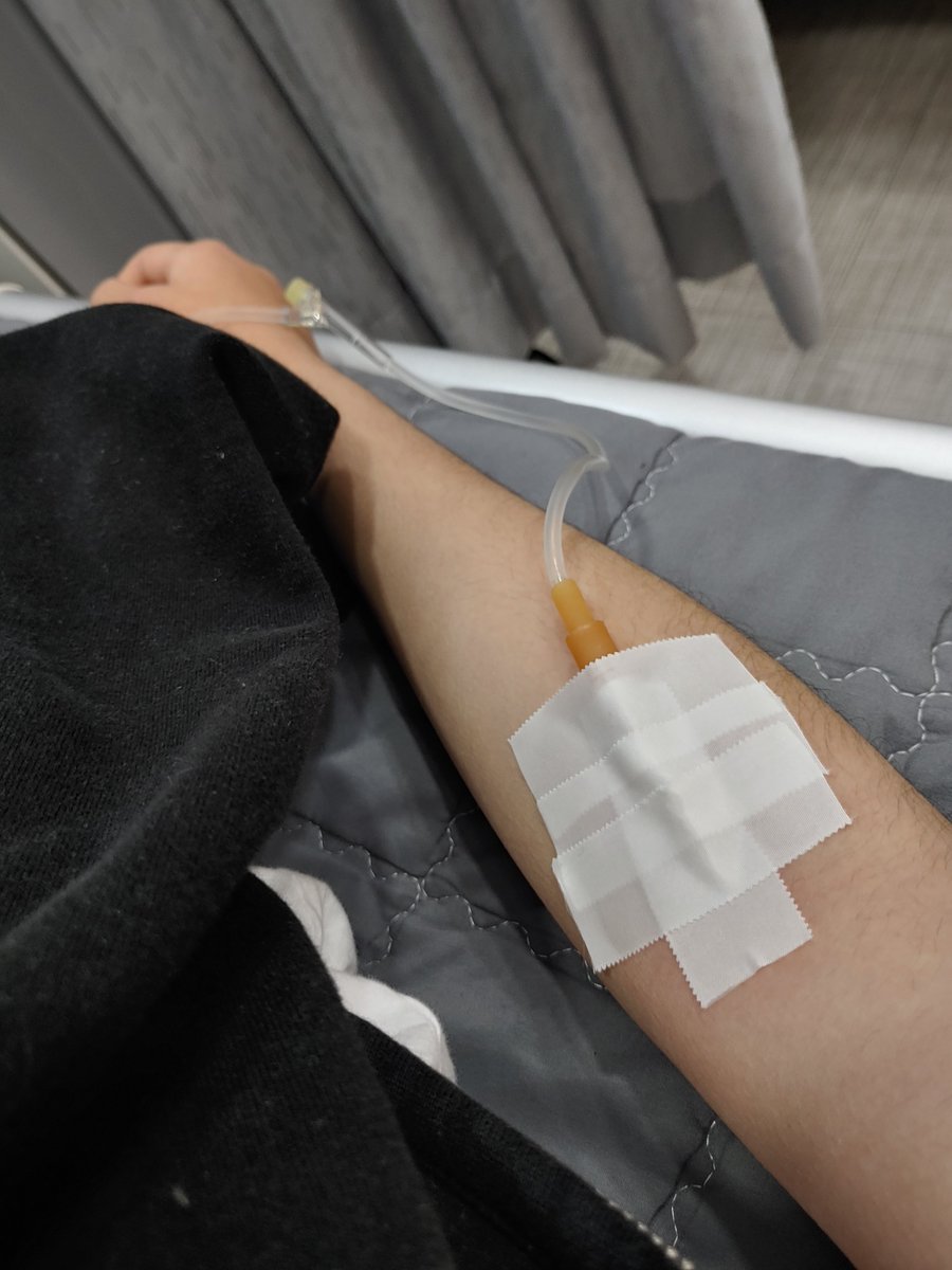 Noone9Look's tweet photo. 독감 주사는 주사가 아니라 링거다. ㅠㅠ
속았어 ㅠㅠㅠㅠ https://t.co/8KQacly4Gl