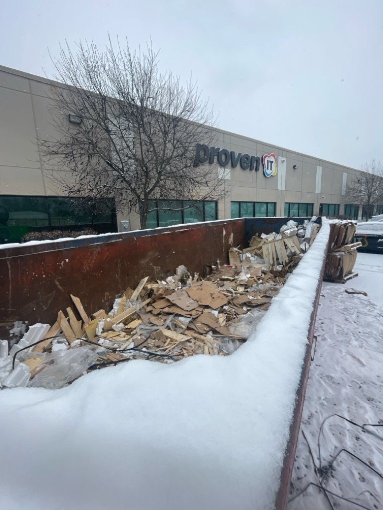_GarbageGorilla's tweet photo. Hi all. Winter’s chill is here, but that doesn’t mean your budget has to freeze! Garbage Gorilla is here to help your business stay safe, productive, and cost-effective as we kick off 2025!

#GarbageGorilla #GG #ESG #CrushYourDumpster #CrushYourGoals https://t.co/Ra9Sf9XmYi