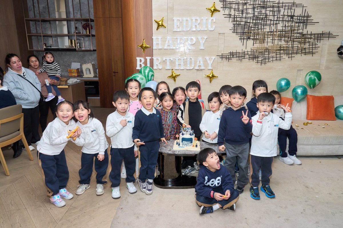 MagicPartyMacau's tweet photo. 澳門魔術表演！ 百日宴，生日會魔術派對
帶給小朋友一個難忘的生日會派對

…

 #澳門魔術師 #澳門魔術派對 #澳門派對場地 #澳門充氣城堡 #macaumagic #澳門商場魔術表演 #澳澳門魔術 #澳門小朋友生日會 #濠尚會所 #澳門聖誕市集 澳門會所 # https://t.co/EbHvB16M8d