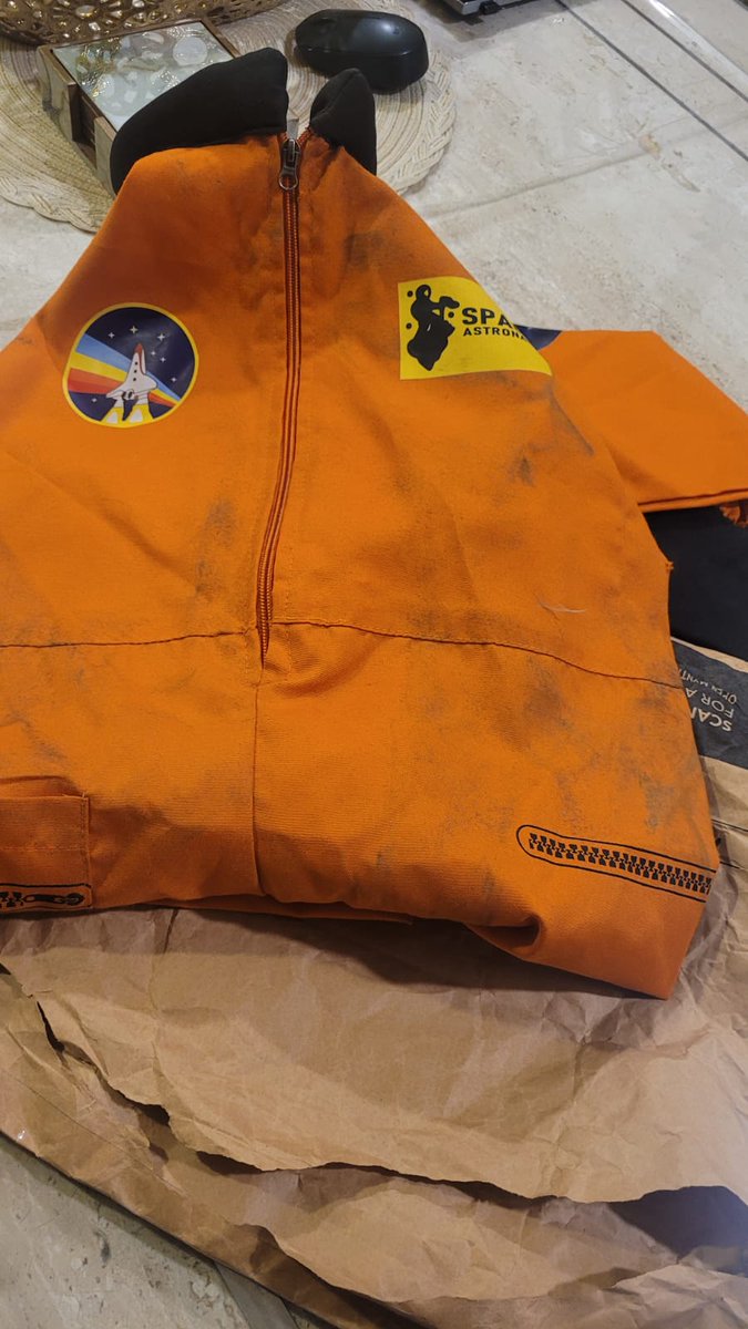 Parikshit_Man's tweet photo. @MyntraSupport Fraud happened and Customer support is pathetic.
I ordered multiple products Order ID # 1287894 30568070730503. And against VDoT jacket of 5849 I received old torn fabric.
Support team closed the complaint.
Shameful https://t.co/YQweAzdfYy