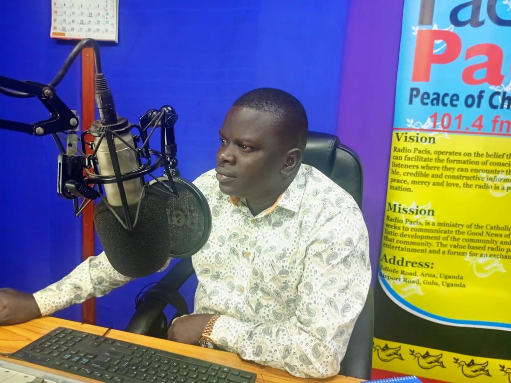 RadioPacisGulu's tweet photo. LWONGO ME KUDIKO |6-9am
Waking up with fresh information,latest updates and news is the wisest decision you can make. Get all these every morning with @Palaring and @Shasha, Monday to Friday
#LwongoMeKudiko
#Shasha #Palaring
#PeaceOfChristForAll https://t.co/tSQ5qp6YDE