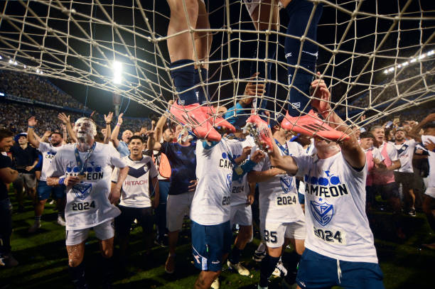 sabadovelezok's tweet photo. 🔙🏆 Hace un mes y para siempre.

La #17 ⭐️💙 https://t.co/yN38mYF7Bk