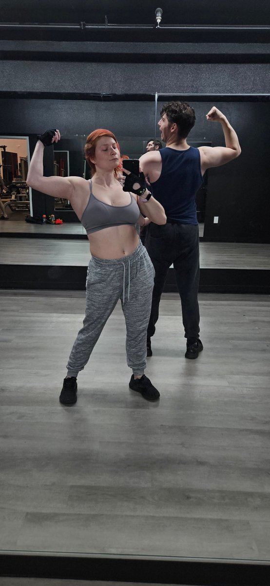 AccentKisses's tweet image. Day 2 of shred done! Biceps and back day

@IronForgeGym @MemeCharacter