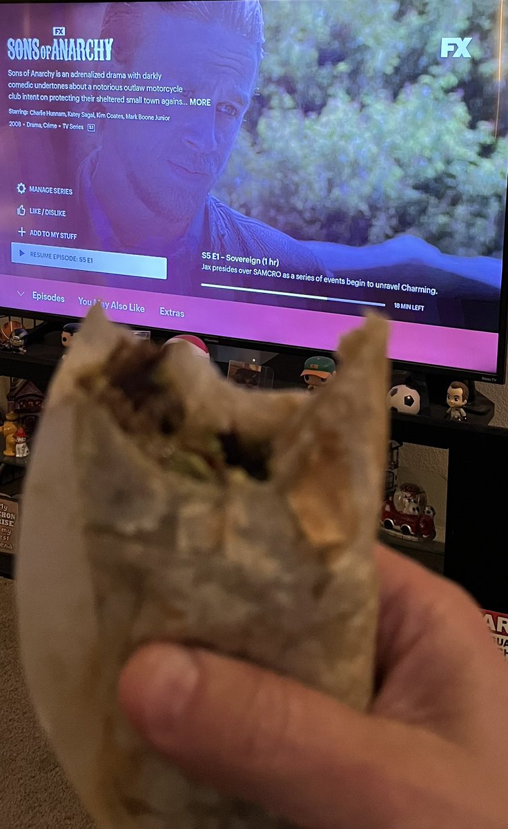 InkedCelebrity's tweet photo. Nothing like a #burrito & #SonsofAnarchy #OMG #adulting #blessed #Sons #SAMCRO #selfcare #selflove #me #foodie #food #delish #delicioso #delcious #veteran #wwe #vegasstrong #model #firefighter #fitdad #fit #dogdad #girldad #love #JasonAmadeoMadridMartinez #SOA #JAMM ๐๐ผ๐บ๐ฎ๐ฟ๐ช๐ผ https://t.co/KO4L39Up1d