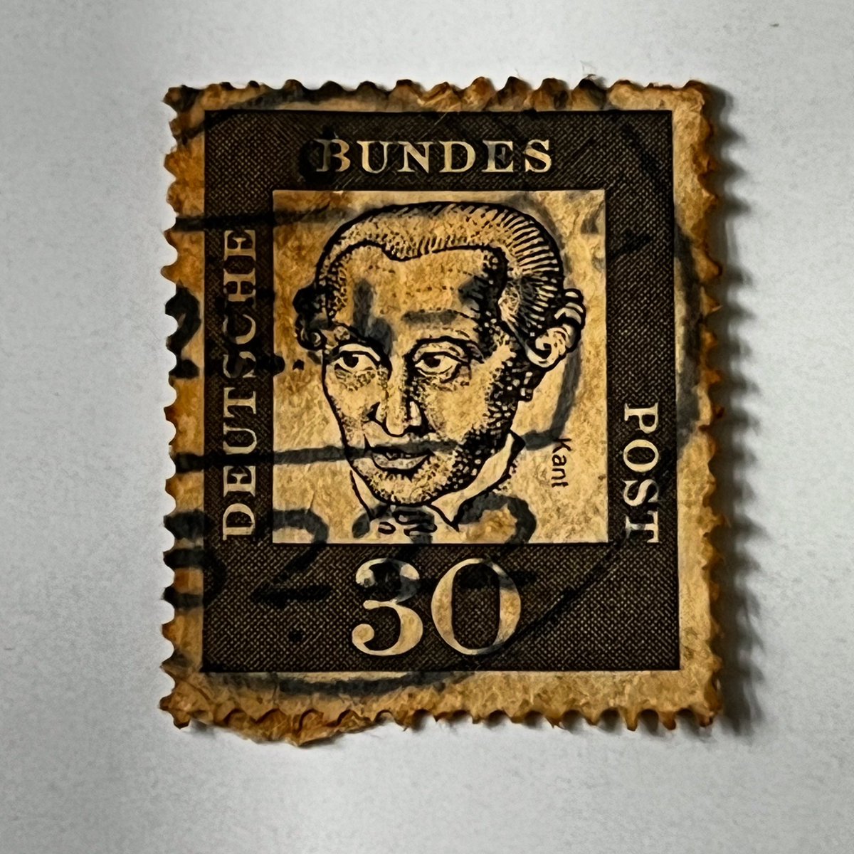sakthiv82530542's tweet photo. GERMANY - 1961: a stamp printed in the Germany shows Immanuel Kant, philosopher, 1961
#deutschland #berlin #ottovonbismarck #heinrichlübke #bundespost #deutsche #theodorheuss #presedintele #eugenmaria #westgermany #germanpresident https://t.co/JxABuN8lAD