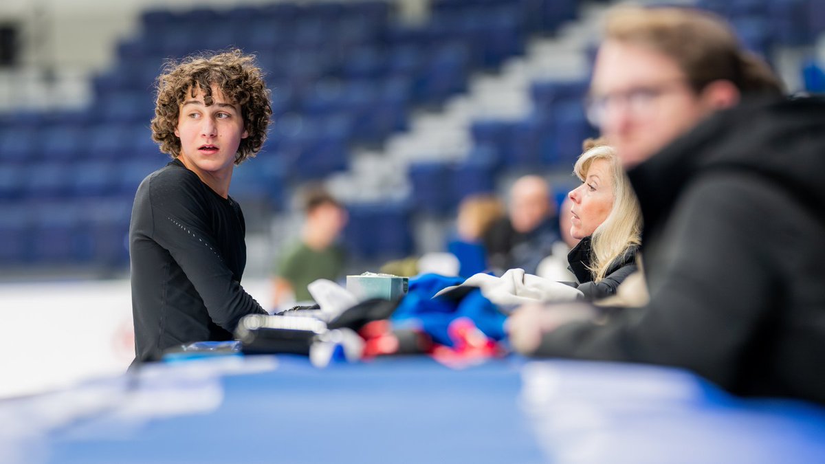 SkateCanada's tweet photo. Practice day at #SCNats25 went something like this 👇 📸
La journée d’entraînement aux #NatPC25 s’est déroulée comme suit 👇📸 https://t.co/5pePaRRUt5