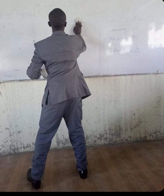 snowey_ls's tweet photo. Maths teacher today, "so guys we are very much behind, there's no time to waste". https://t.co/ebPDsiNlZR