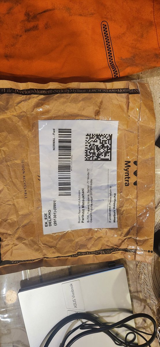 Parikshit_Man's tweet photo. @myntra Hey Fraud Myntra,
Scamming Customers by sending old, used, shabby products instead of what is ordered..
SHAMEFUL
Order ID # 1287894 30568070730503
Instead of VDOT jacket for which I paid 6k, i got the old, scrapped piece of cloth https://t.co/e3dzjyT076