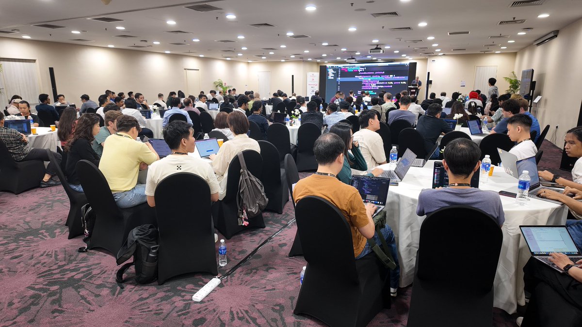 iOS Conf SG (@iosconfsg) on Twitter photo . <a href="/twostraws/">Paul Hudson</a> kicking off the day with an amazing workshop on leveling up with Swift and SwiftUI! #iOSConfSG #iOSConfSG2025 . <a href="/twostraws/">Paul Hudson</a> kicking off the day with an amazing workshop on leveling up with Swift and SwiftUI! #iOSConfSG #iOSConfSG2025