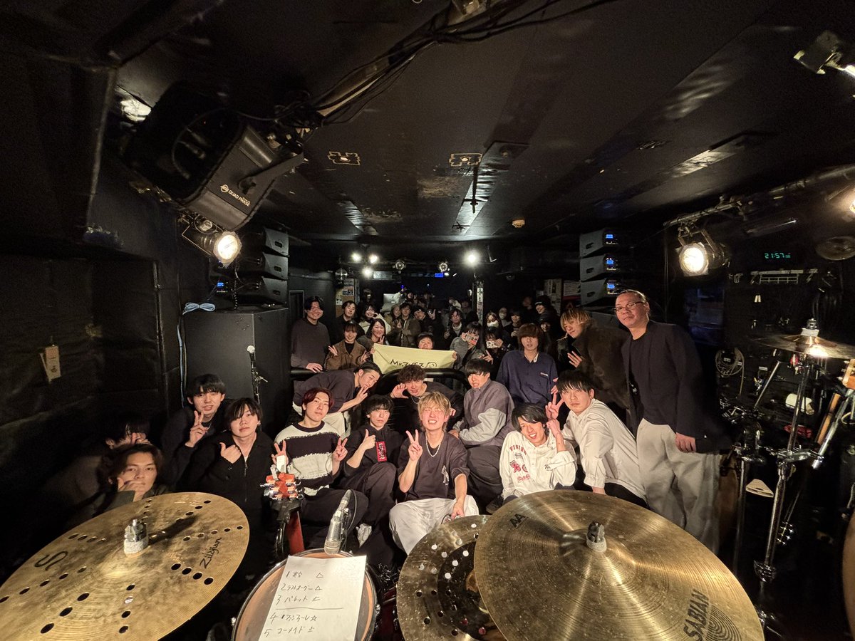 Reinforce_Candy's tweet photo. 1/10 下北沢DaisyBar
バンド初企画『希望的観測』
お越しくださった皆様、本当にありがとうございました！

1周年の節目であるこのライブを一緒に盛り上げてくれたノーギフテッドさん、Mr.マングースさん、イロムクさんには感謝しかありません。

これからも僕ら5人を応援してくださると嬉しいです。 https://t.co/V037lQX4kg