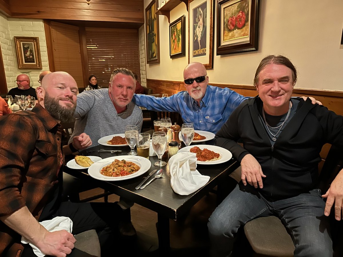 EaracheRecords's tweet photo. Excellent dinner at Uncle Sal's in Scottsdale with Big Tod, Dave Elefson and Zack from Goatwhore
#dieth #kingsofthrash #Goatwhore https://t.co/wUKv61PvE7