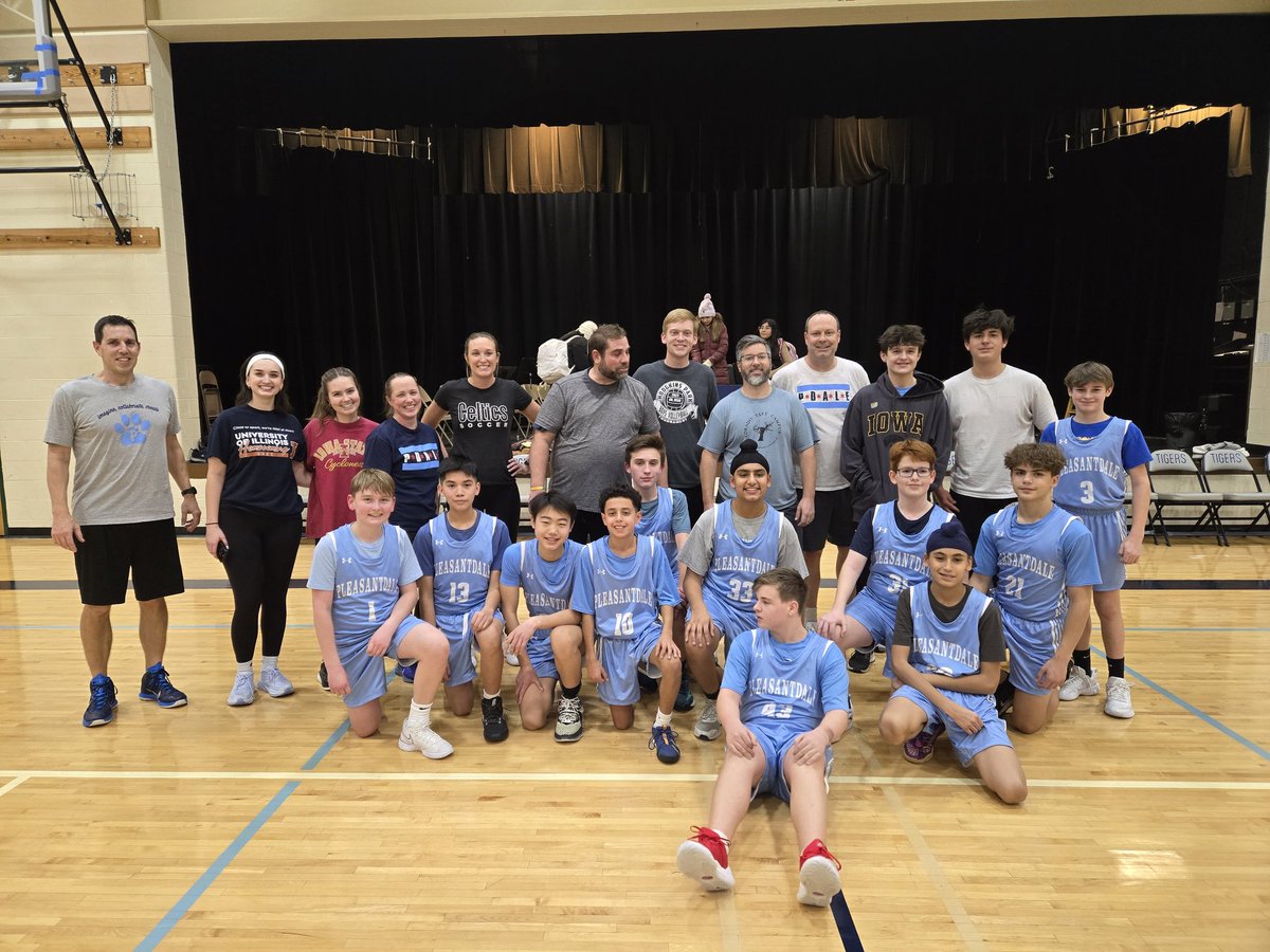 MarkDreher24's tweet photo. Another great game to conclude a fun season for @PdaleSD basketball.  Teachers game vs. 8th grade followed by the boys playing their parents.  Grateful to be part of it all.  If you're wondering,  the teachers got the dub! #MakingMemories #ProudCoach https://t.co/6Fix8K2lOO