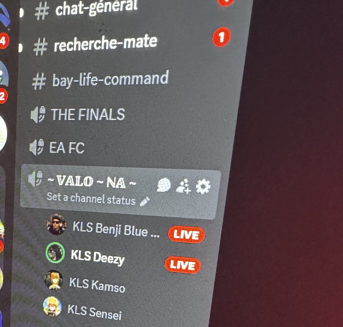 chrisem👺 tweet media