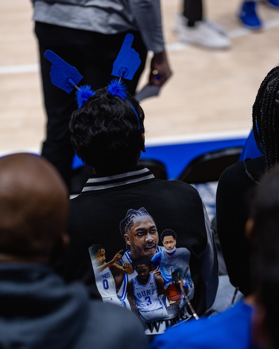 DukeMBB's tweet photo. need this @IsaiahEvans26 jacket https://t.co/GZknMkCdqY