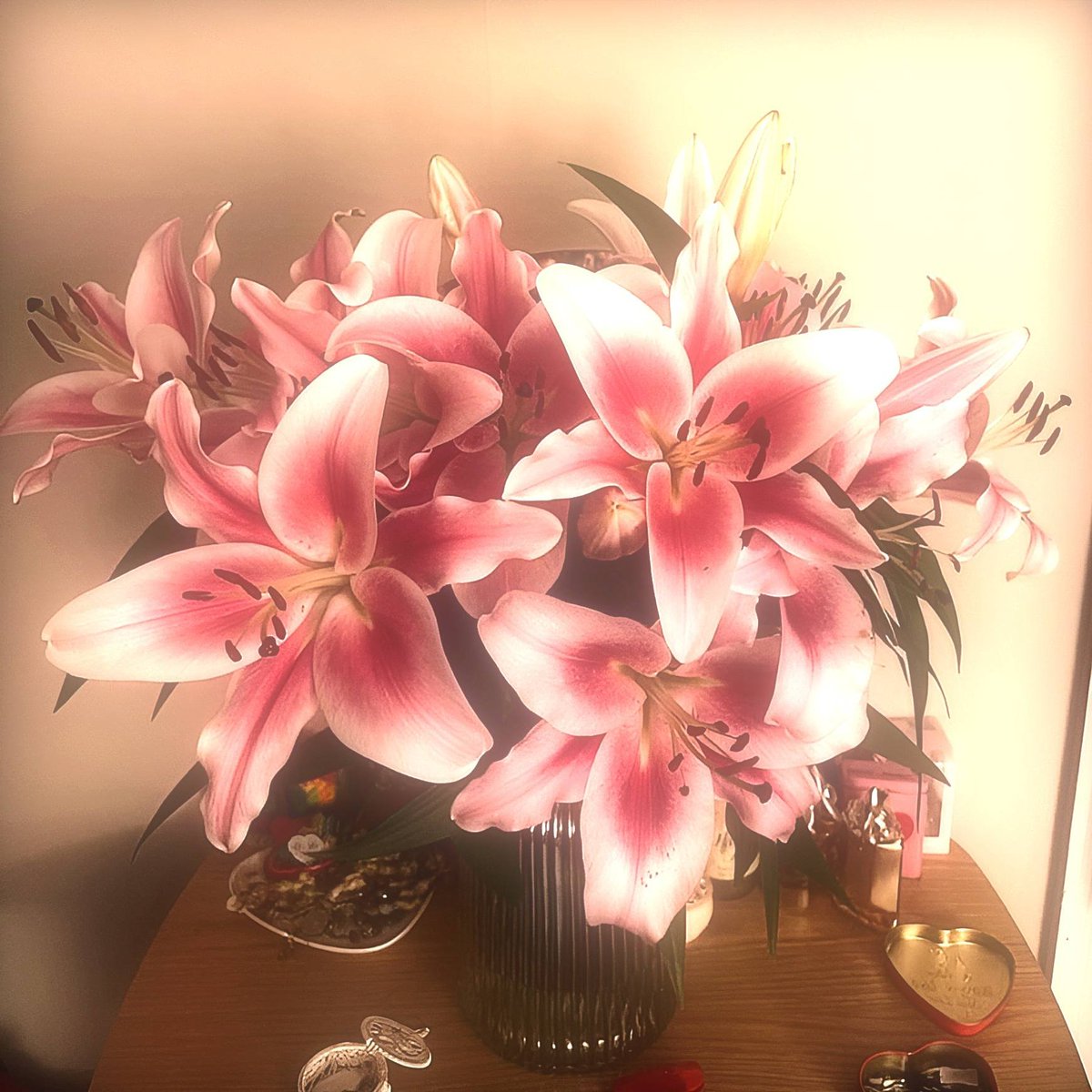 artindetails's tweet image. lilies