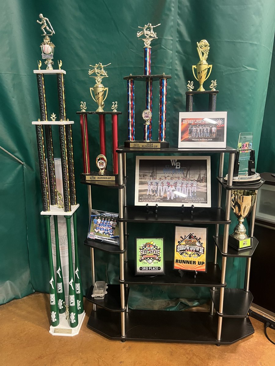 Hoover Field tweet media