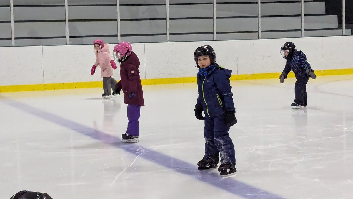StCatherineOCSB's tweet photo. Thank You Larry Robinson Arena in Metcalfe for inviting us to Skate! We are blessed to walk to our wonderful  rink to skate each week - Today was our grade 1 and 3s skating day! Thank you to our parent volunteers and dedicated staff who make it happen each week @OCSB_MentalHlth https://t.co/BgGr6184zh