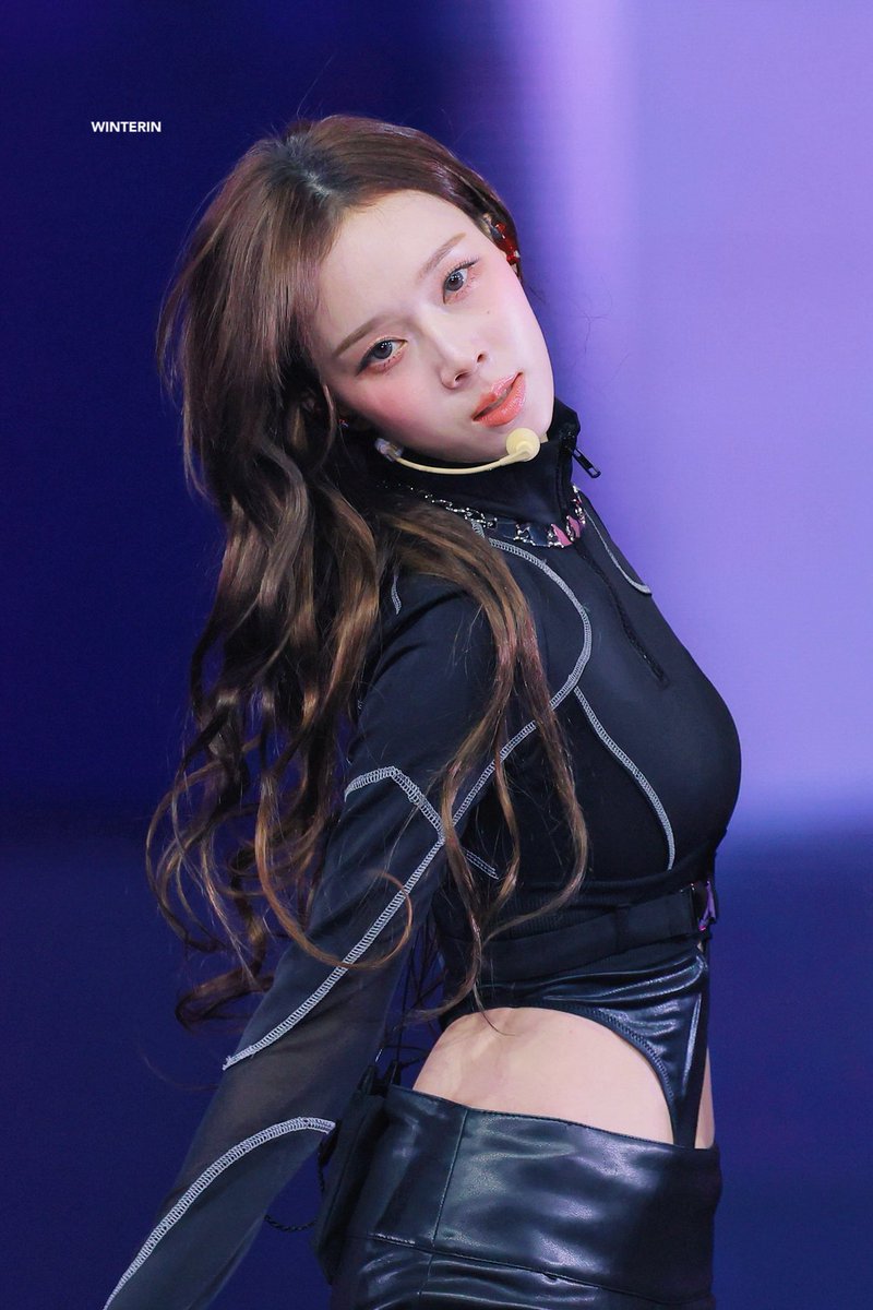 Minste1_'s tweet photo. 250112 SMT

😵‍💫

#윈터 #에스파 
#WINTER #aespa https://t.co/uOAHcVmYPO