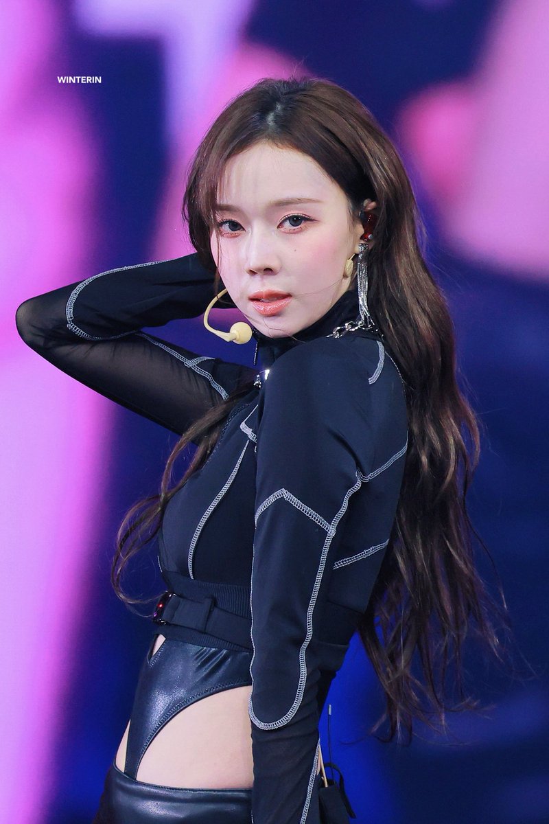Minste1_'s tweet photo. 250112 SMT

😵‍💫

#윈터 #에스파 
#WINTER #aespa https://t.co/uOAHcVmYPO
