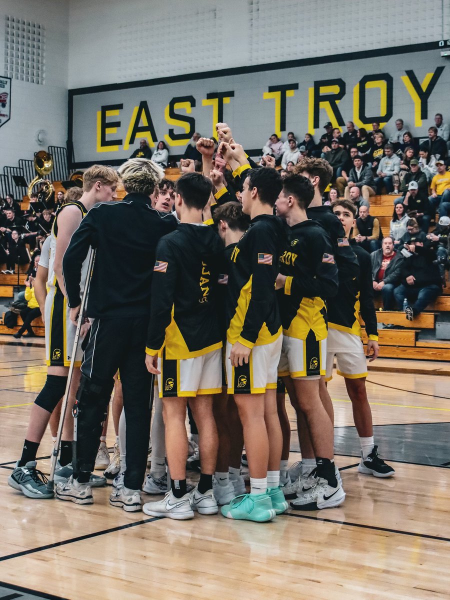 East Troy Trojans Boys Basketball (@easttroybb) on Twitter photo Back in the win column tonight with a good team win over Wilmont, 74-57. Senior <a href="/LingfordSeth/">Seth Lingford</a> led the way with 17. <a href="/beavermason2/">Mason Beaver</a> and <a href="/815_cam/">Cameron polvi</a> each scored 16 and Connor Sickler added 14. Great 2nd half defensive energy by all involved! Next up at Clinton Thursday night. Back in the win column tonight with a good team win over Wilmont, 74-57. Senior <a href="/LingfordSeth/">Seth Lingford</a> led the way with 17. <a href="/beavermason2/">Mason Beaver</a> and <a href="/815_cam/">Cameron polvi</a> each scored 16 and Connor Sickler added 14. Great 2nd half defensive energy by all involved! Next up at Clinton Thursday night.