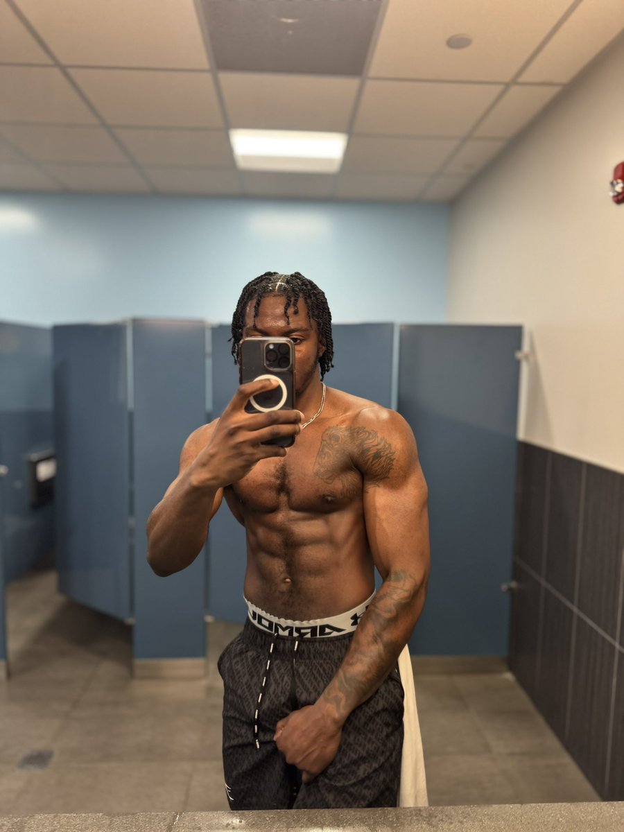 SixxKris's tweet photo. Selfish To Progression https://t.co/rS9r16UBDh