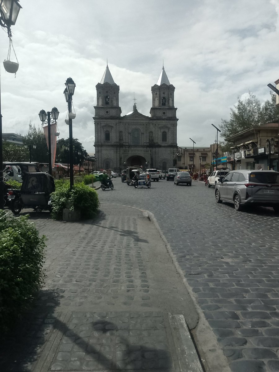 fordakick's tweet photo. Anyone nearby? Yung pwedeng pagtambayan?🙂 
#alterangeles #alterpampanga #altersanfernando https://t.co/DUkRp9550k